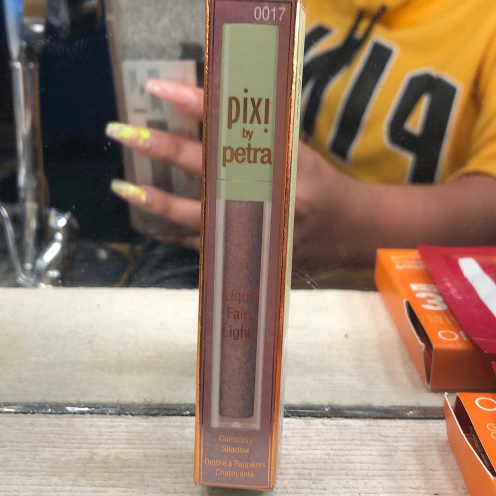 BRAND NEW pixi by Petra glimmery shadow